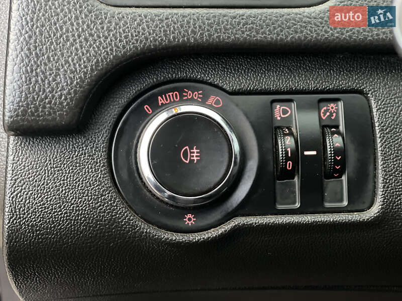 Універсал Opel Insignia 2009 в Кривому Розі