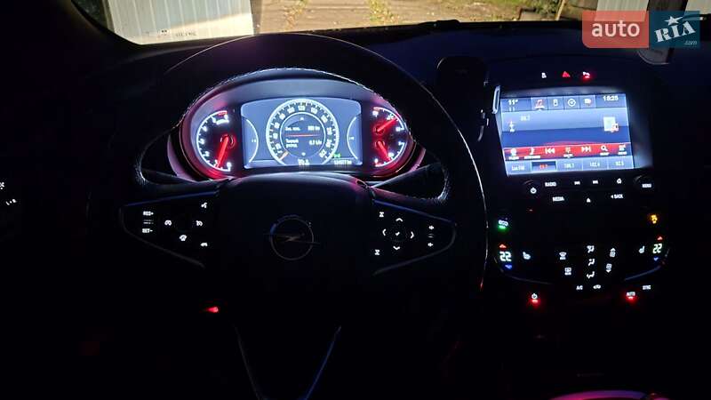 Универсал Opel Insignia 2015 в Чернигове