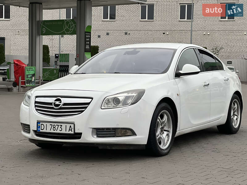 Седан Opel Insignia 2011 в 