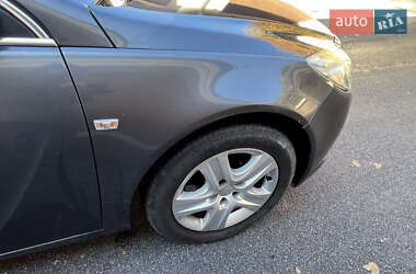 Универсал Opel Insignia 2010 в 