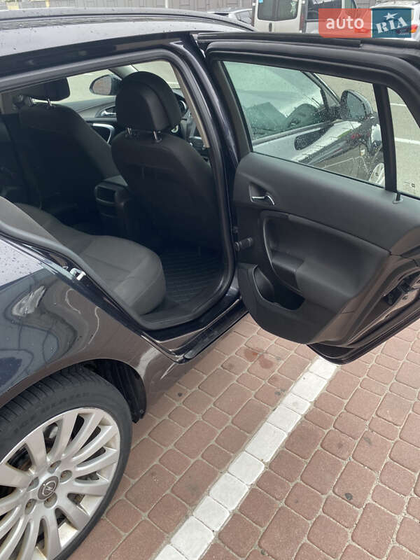 Универсал Opel Insignia 2009 в Умани