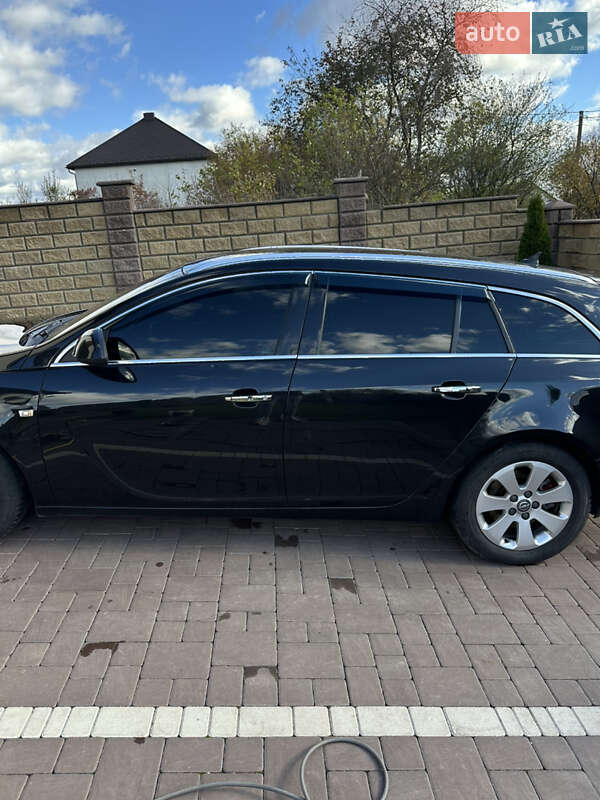 Універсал Opel Insignia 2011 в Тернополі