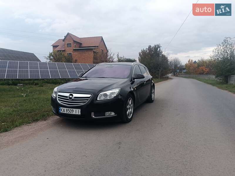 Универсал Opel Insignia 2011 в Бершади