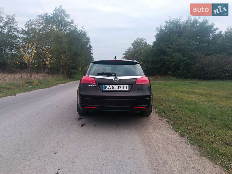 Универсал Opel Insignia 2011 в Бершади
