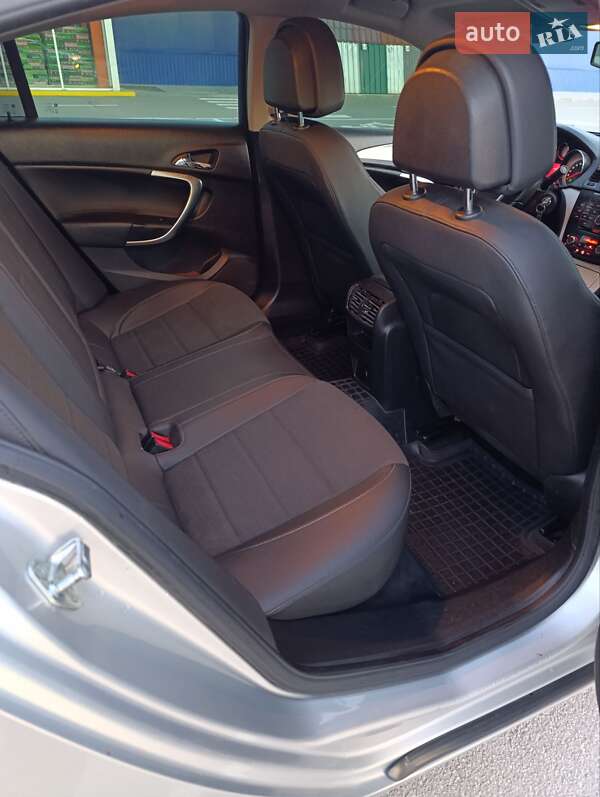 Седан Opel Insignia 2010 в Кам'янець-Подільському