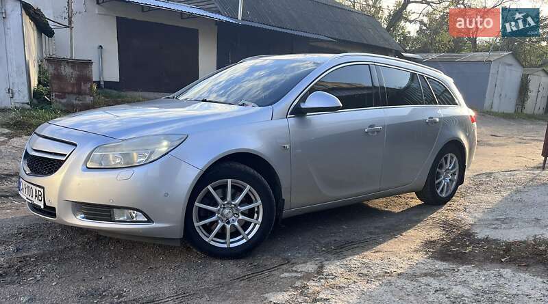 Універсал Opel Insignia 2010 в Черкасах