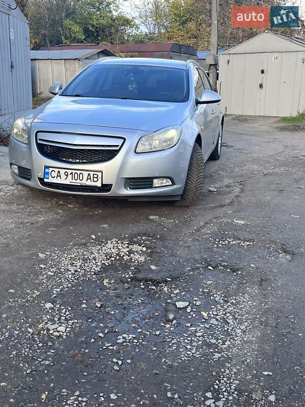 Універсал Opel Insignia 2010 в Черкасах