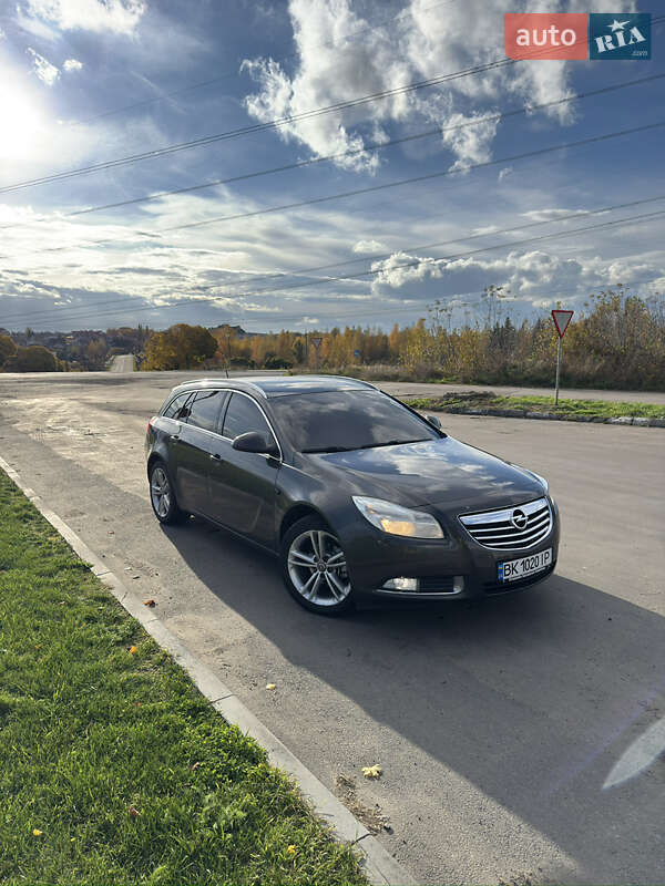 Универсал Opel Insignia 2012 в Ровно фото Универсал Opel Insignia 2012 в Ровно
