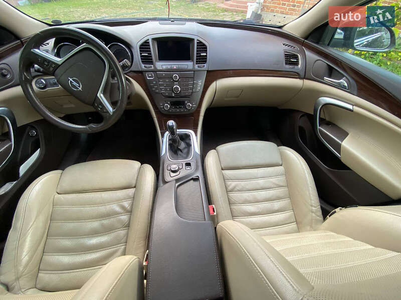 Универсал Opel Insignia 2011 в Золочеве
