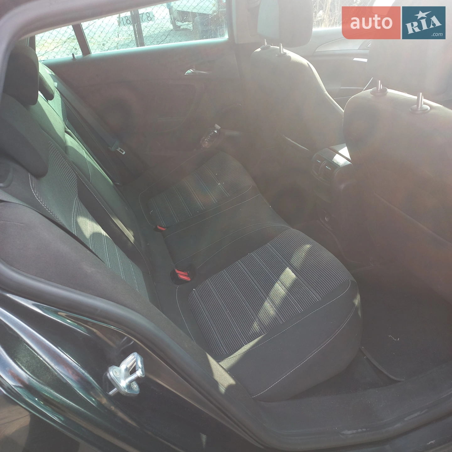 2010 Opel Insignia - мініатюра 10