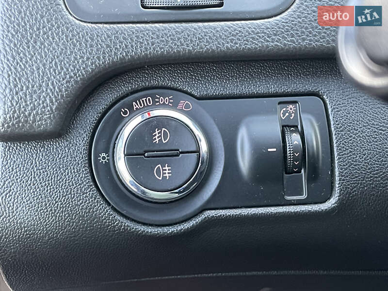 Седан Opel Insignia 2009 в Кривом Роге фото 10 Седан Opel Insignia 2009 в Кривом Роге