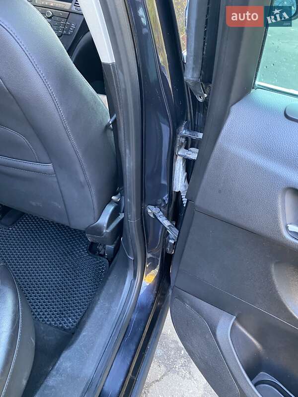 Универсал Opel Insignia 2009 в Киеве