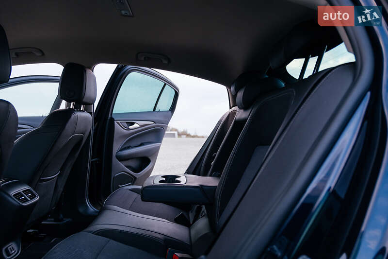 Лифтбек Opel Insignia 2019 в Тернополе