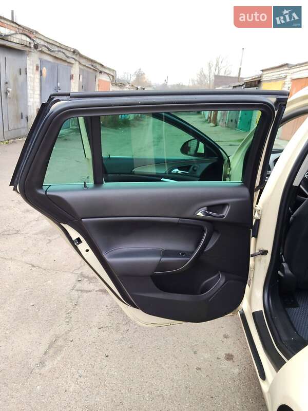 Универсал Opel Insignia 2011 в Чернигове