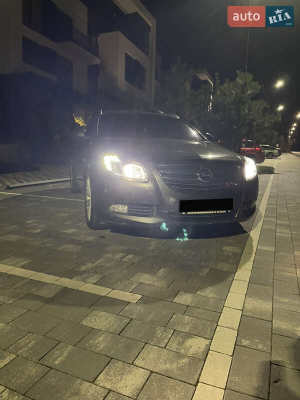Универсал Opel Insignia 2011 в Ужгороде