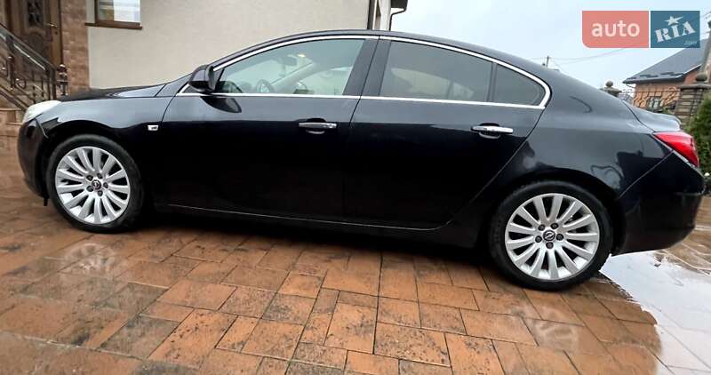 Седан Opel Insignia 2009 в Ровно