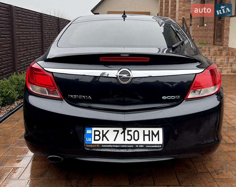 Седан Opel Insignia 2009 в Ровно