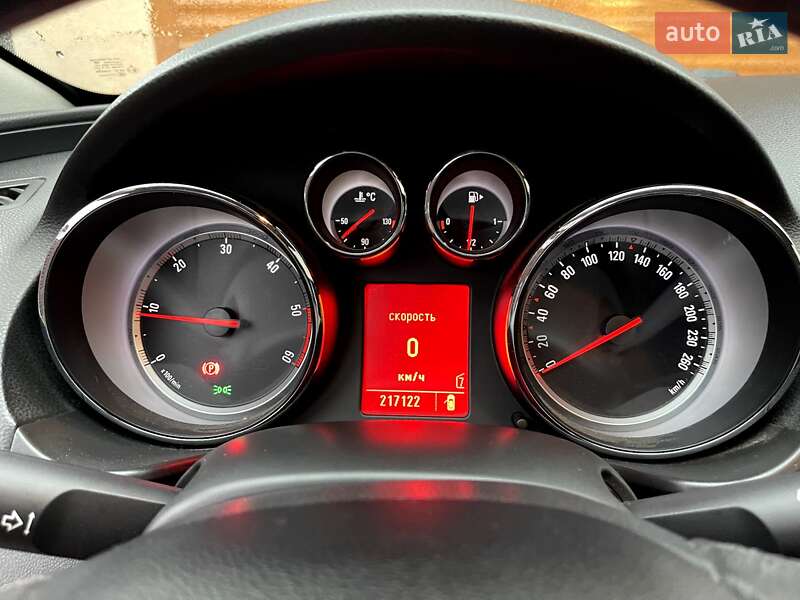 Седан Opel Insignia 2009 в Ровно