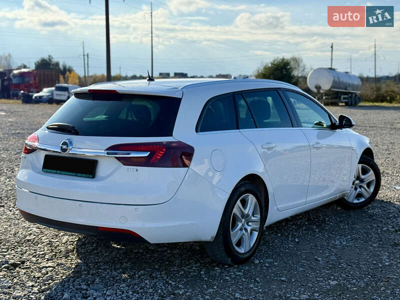 Универсал Opel Insignia 2016 в Новояворовске