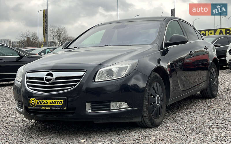 Седан Opel Insignia 2012 в Львове