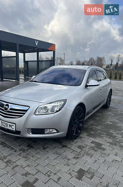 Універсал Opel Insignia 2010 в Золочеві