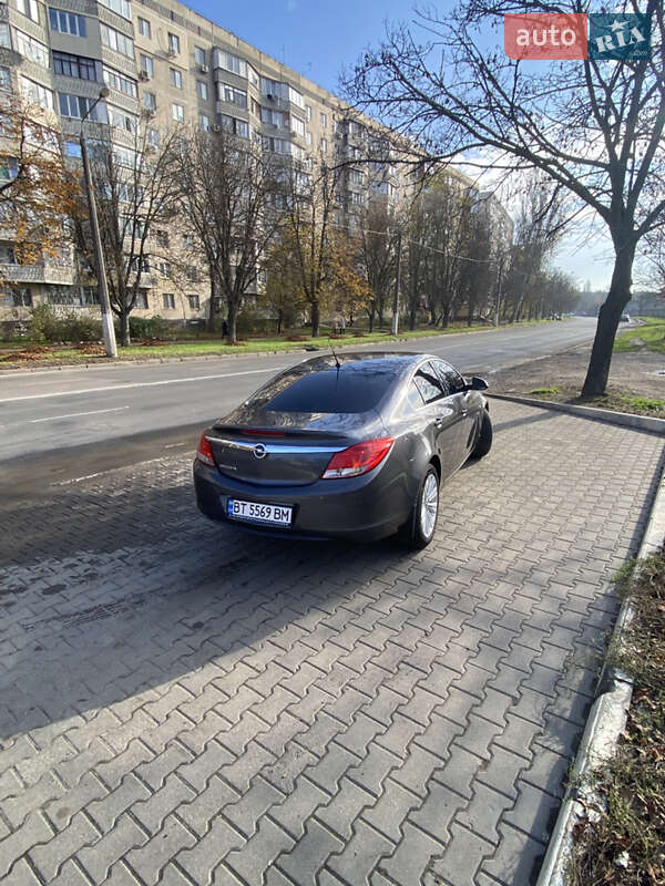 Седан Opel Insignia 2010 в Херсоне