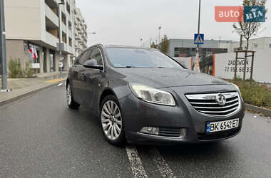 Универсал Opel Insignia 2011 в Березному