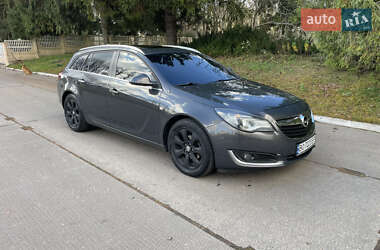 Універсал Opel Insignia 2015 в Острозі