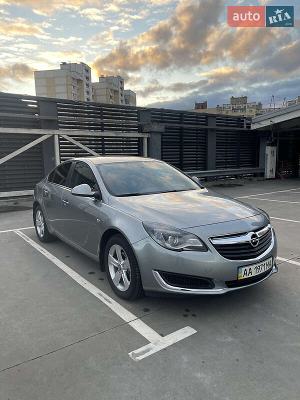 Седан Opel Insignia 2014 в Киеве фото 3 Седан Opel Insignia 2014 в Киеве