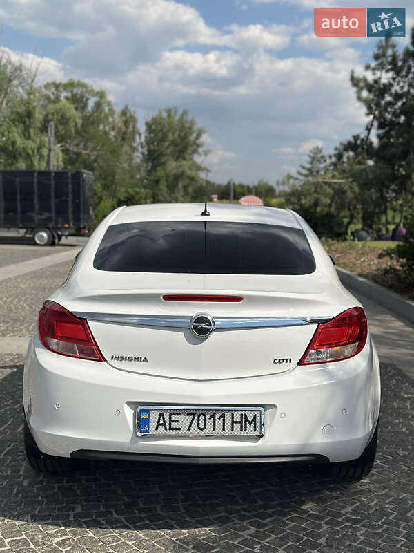 Седан Opel Insignia 2013 в Дніпрі