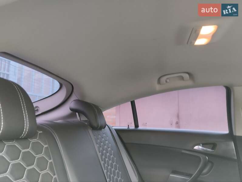 Лифтбек Opel Insignia 2014 в Бершади