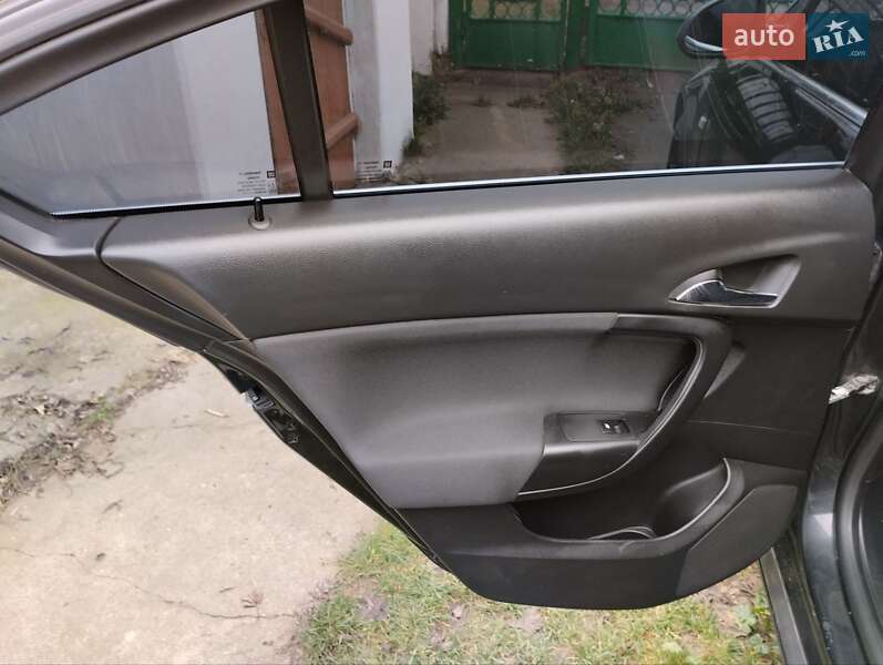 Лифтбек Opel Insignia 2014 в Бершади