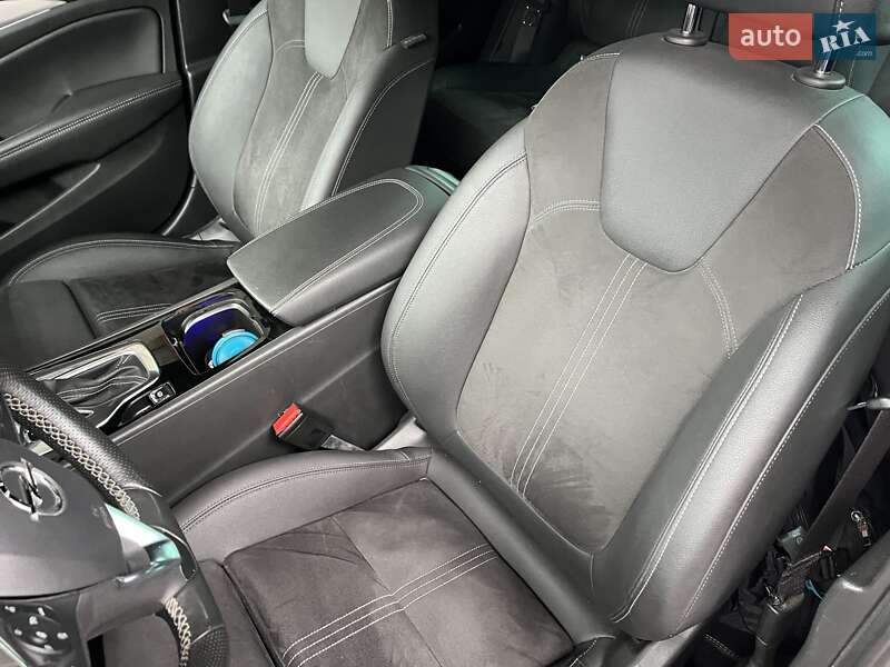 Универсал Opel Insignia 2020 в Золочеве