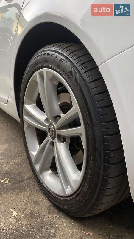 Универсал Opel Insignia 2012 в Киеве