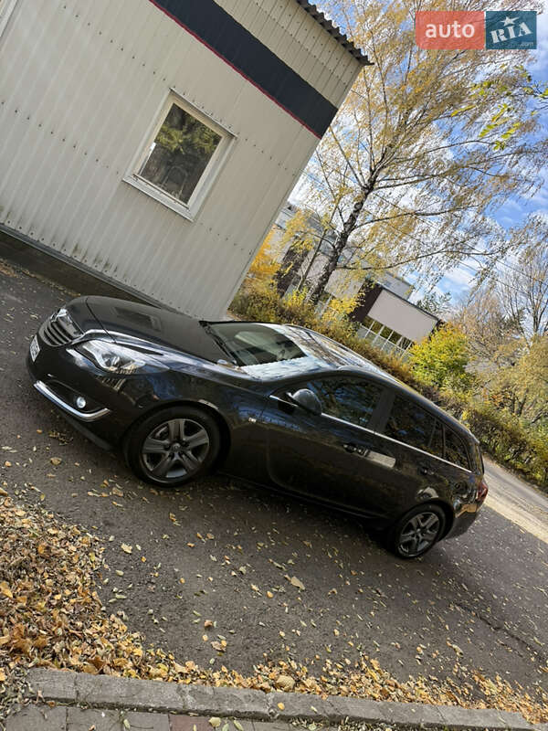 Универсал Opel Insignia 2014 в Черновцах