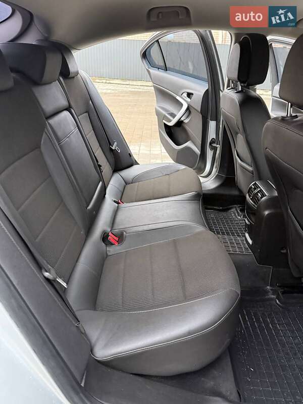 Седан Opel Insignia 2009 в Ивано-Франковске