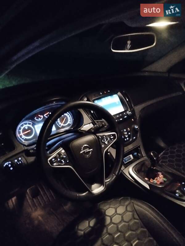 Лифтбек Opel Insignia 2014 в Бершади