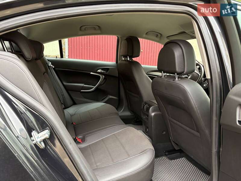 Седан Opel Insignia 2009 в Черновцах