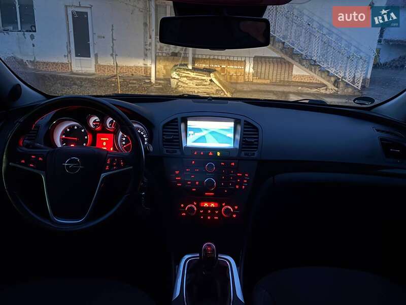 Седан Opel Insignia 2009 в Черновцах