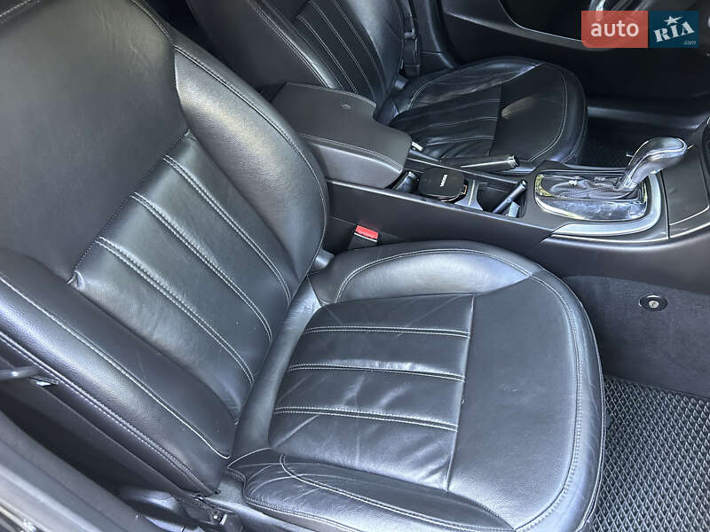 Седан Opel Insignia 2009 в Киеве