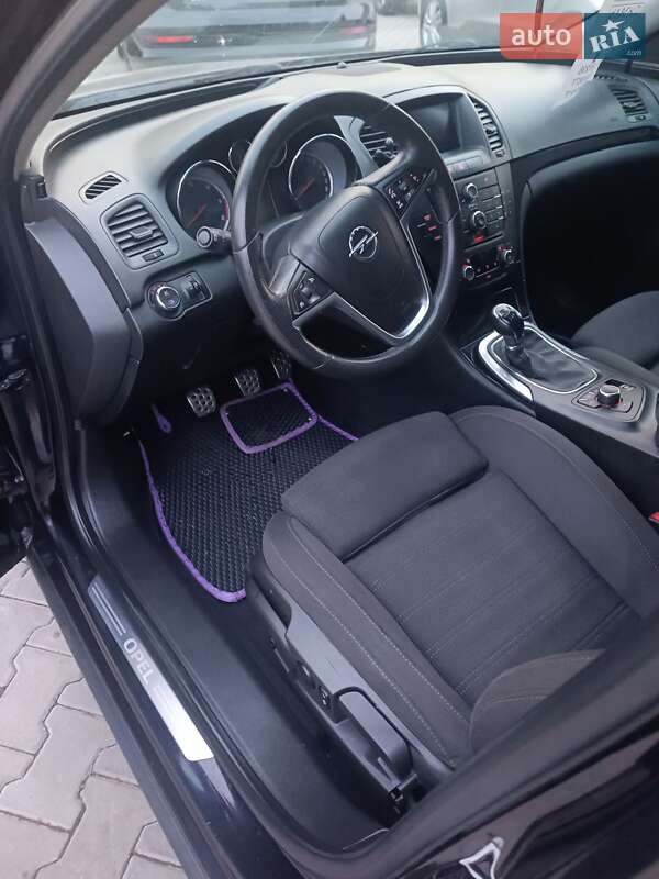 Універсал Opel Insignia 2009 в Чернівцях