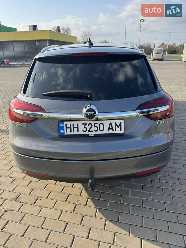 Универсал Opel Insignia 2015 в Измаиле