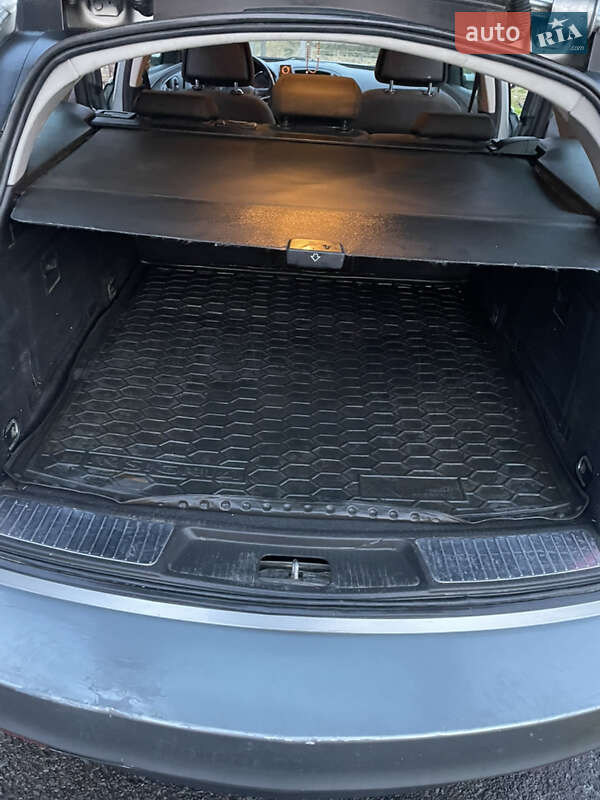 Универсал Opel Insignia 2010 в Дубно