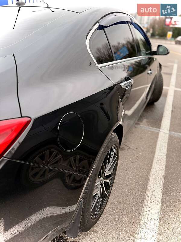 Седан Opel Insignia 2011 в Хмельницком