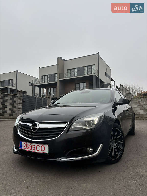 Универсал Opel Insignia 2015 в Ровно