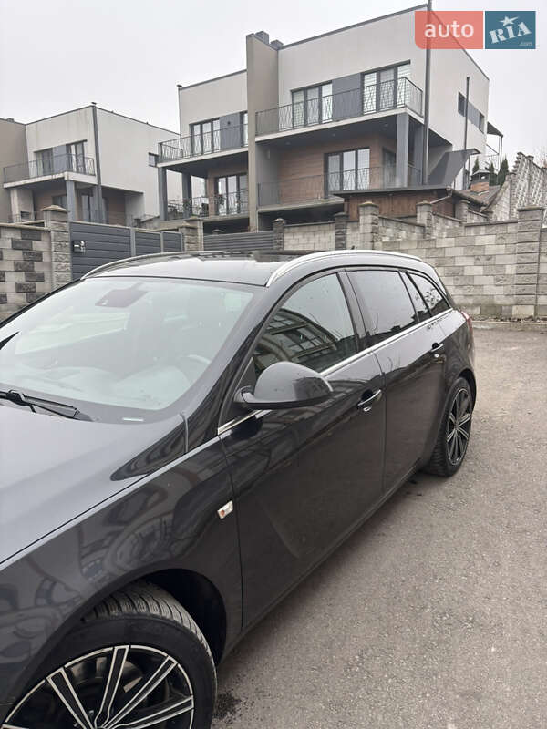 Универсал Opel Insignia 2015 в Ровно