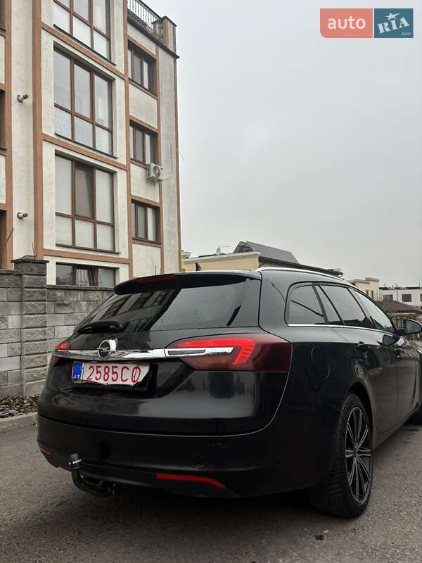 Универсал Opel Insignia 2015 в Ровно