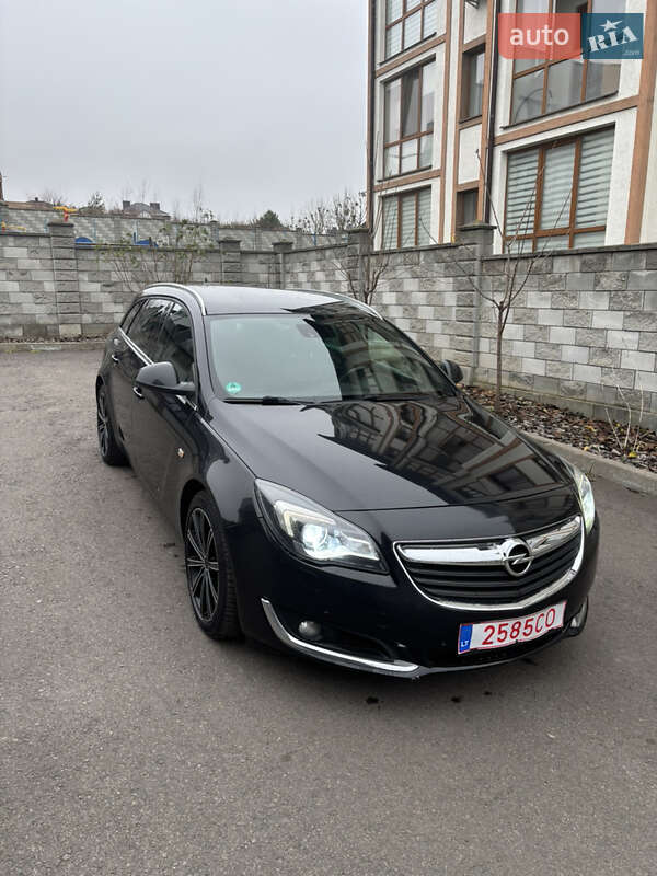 Универсал Opel Insignia 2015 в Ровно