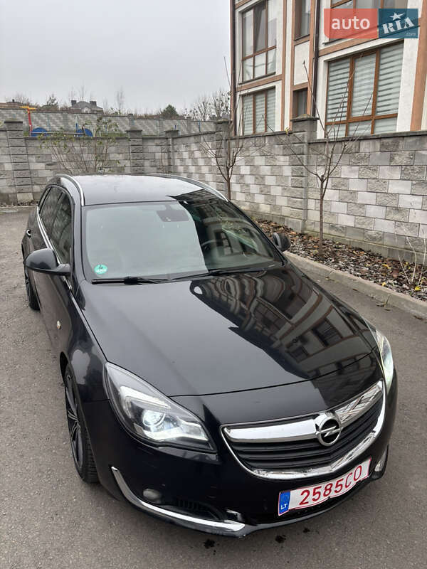 Универсал Opel Insignia 2015 в Ровно