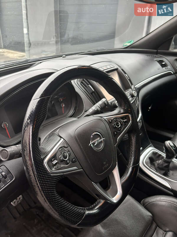 Универсал Opel Insignia 2015 в Ровно